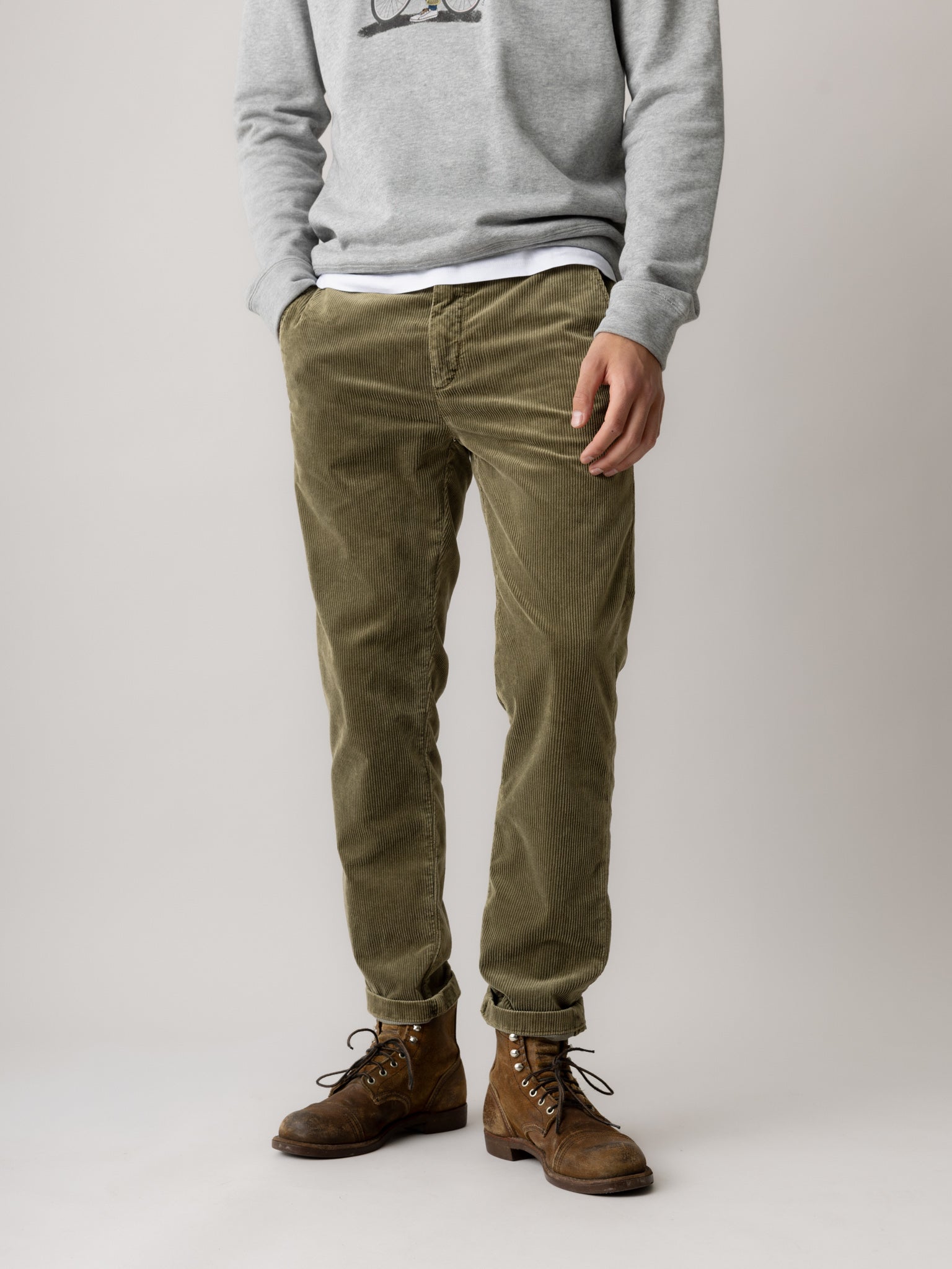 Modelshot / Olive Night / Detail